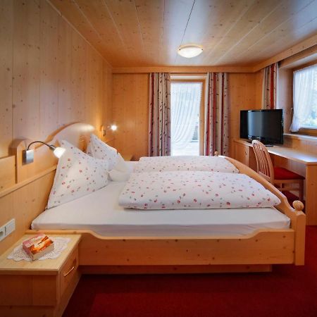 Gasthof Pension Innerhutt Pfelders Luaran gambar